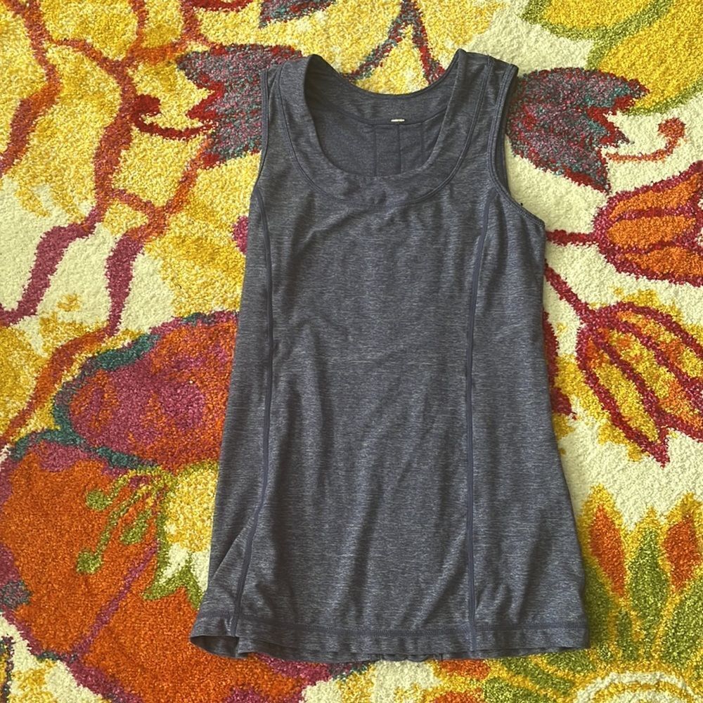 EUC SIZE 6 LULULEMON ATHLETICA RUN FREE TANK TOP - Picture 4 of 5
